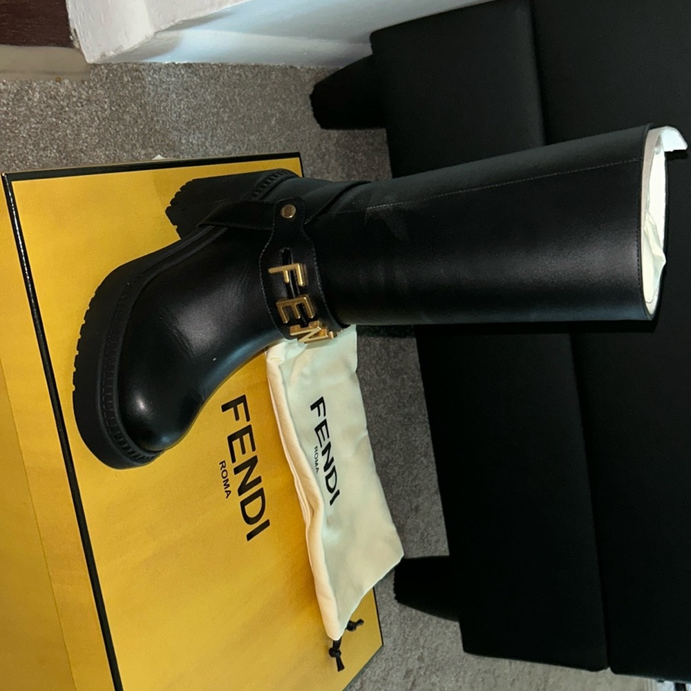 FENDI Boots BRAND NEW NEVER WORN.. comes with box & dust bags Size 35